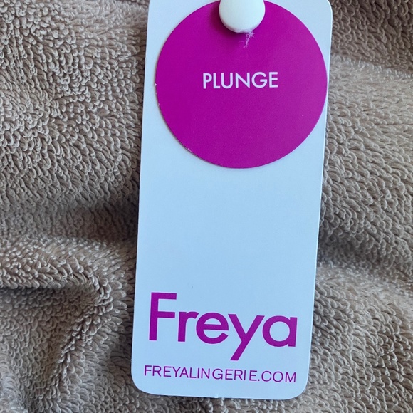 NWT Freya Signature Lace Plunge Bra, 38C, White - Picture 5 of 5